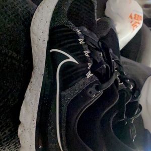 nike reacts men size 10